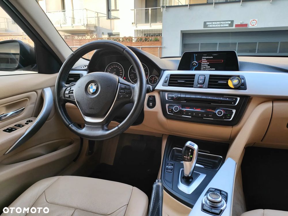 BMW Seria 3 320d Sport-Aut Sport Line - 22