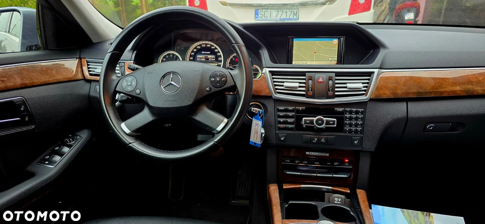 Mercedes-Benz Klasa E 300 BlueTec Hybrid Elegance - 27