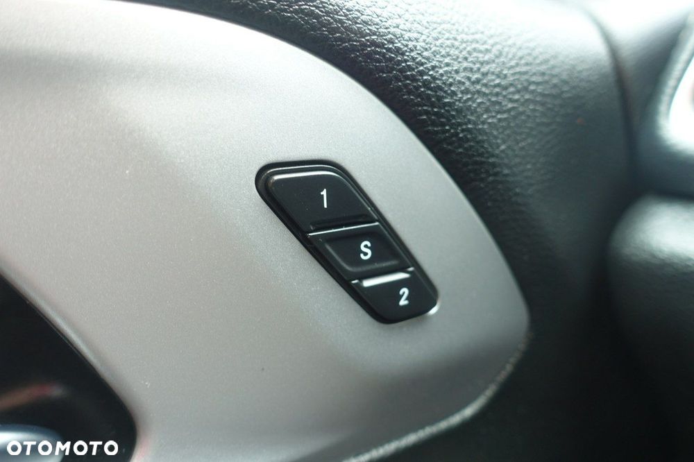 Chrysler Pacifica - 34