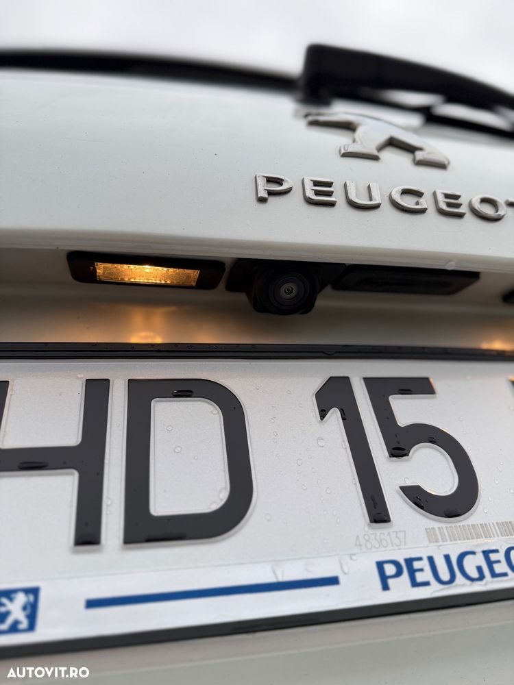 Peugeot 308 1.2 L PureTech Turbo Allure - 19