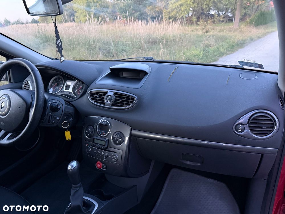 Renault Clio - 24