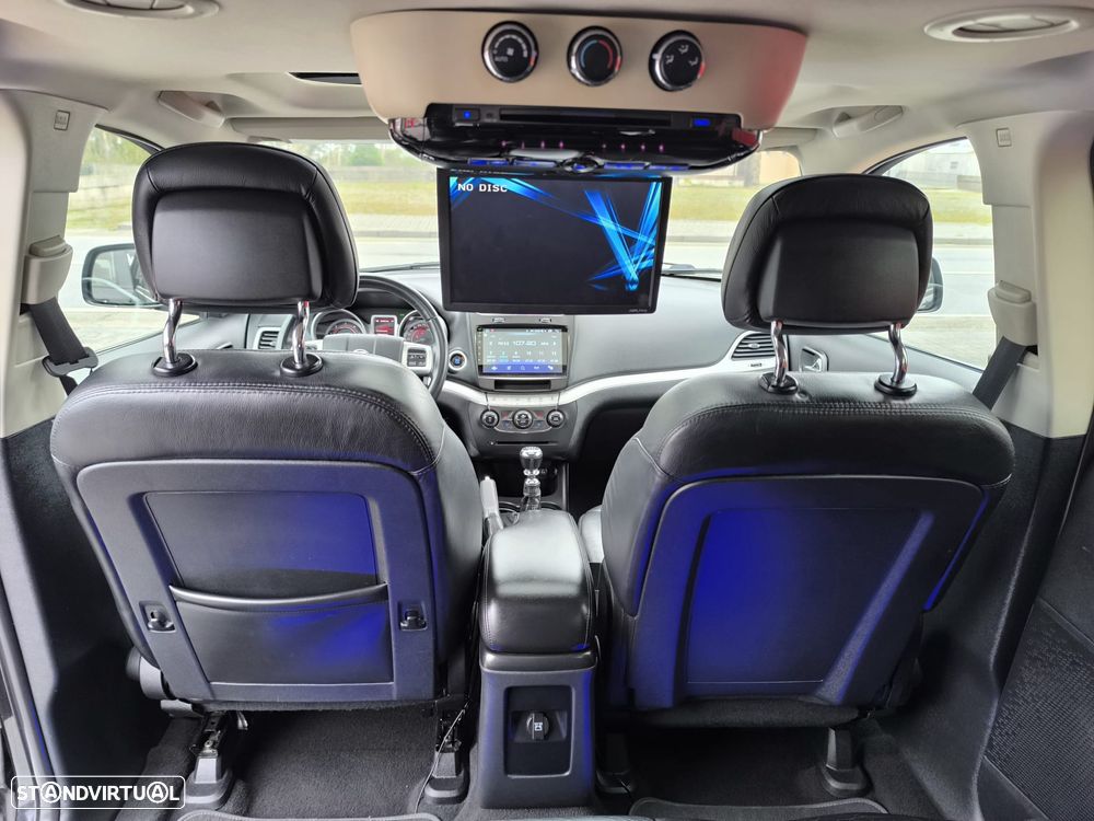 Fiat Freemont 2.0 M-Jet Urban - 42