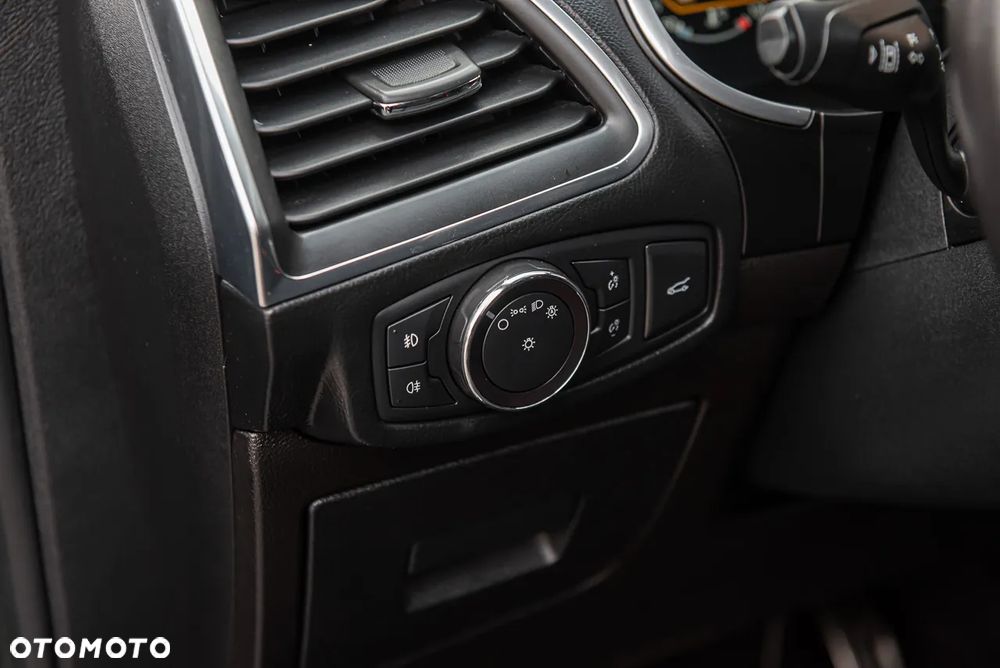 Ford Edge 2.0 TDCi Bi-Turbo 4x4 Titanium - 16