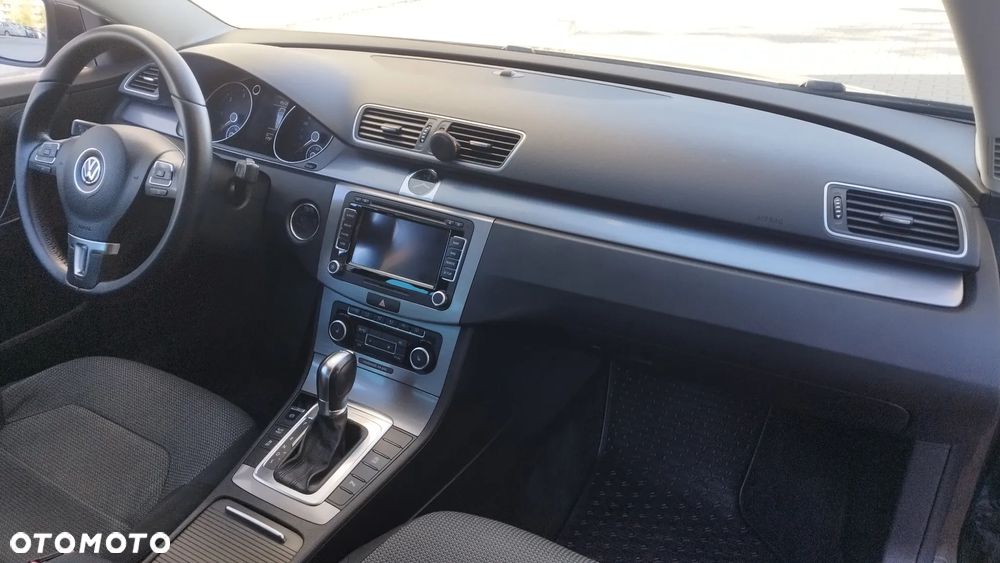 Volkswagen Passat Variant 2.0 Blue TDI DSG SCR Comfortline - 18
