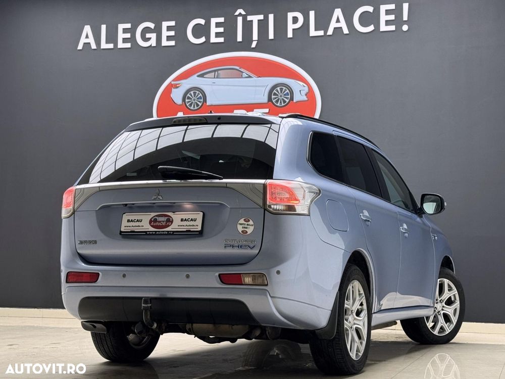 Mitsubishi Outlander - 5