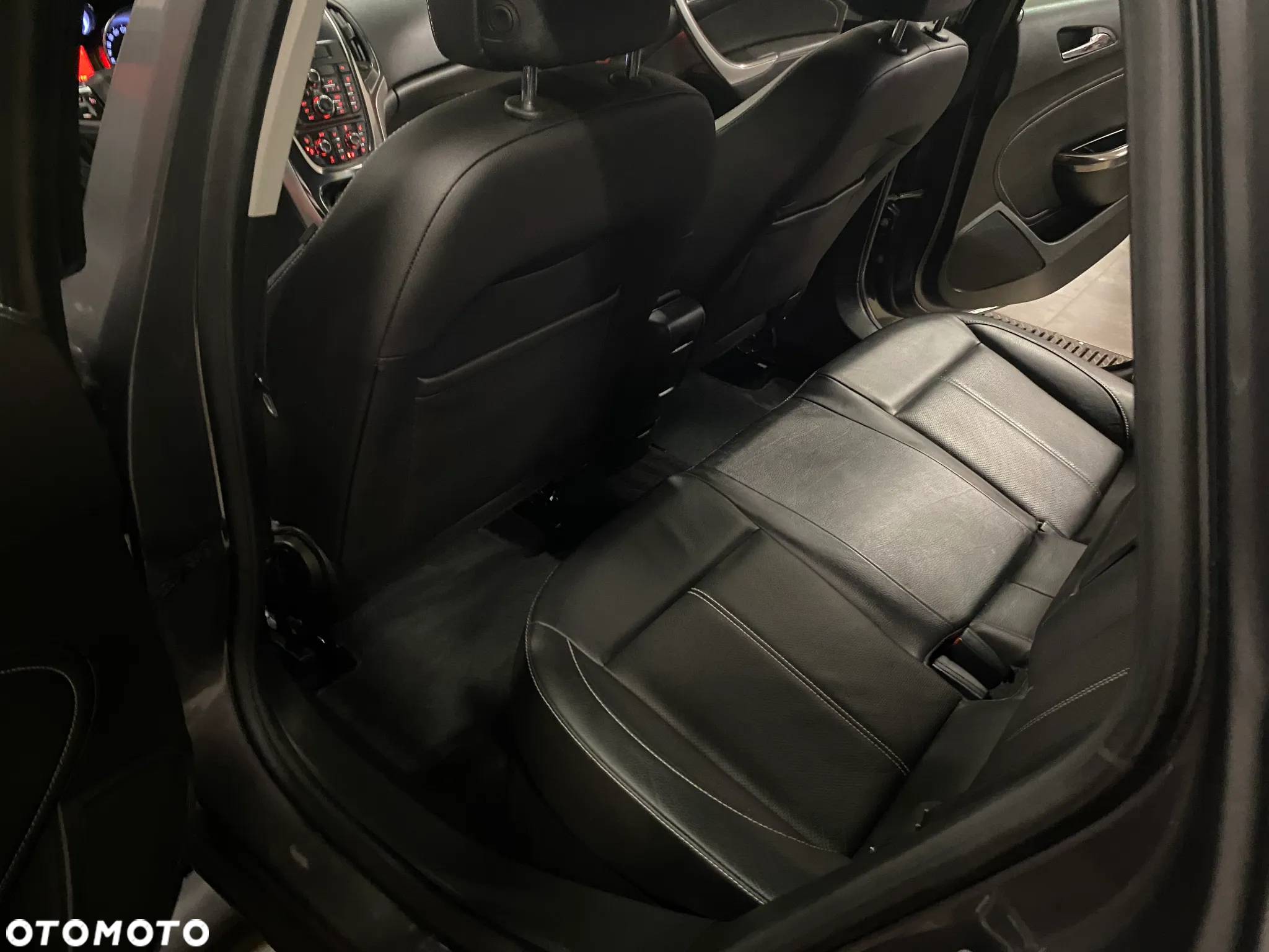 Opel Astra 1.4 Turbo Cosmo - 17