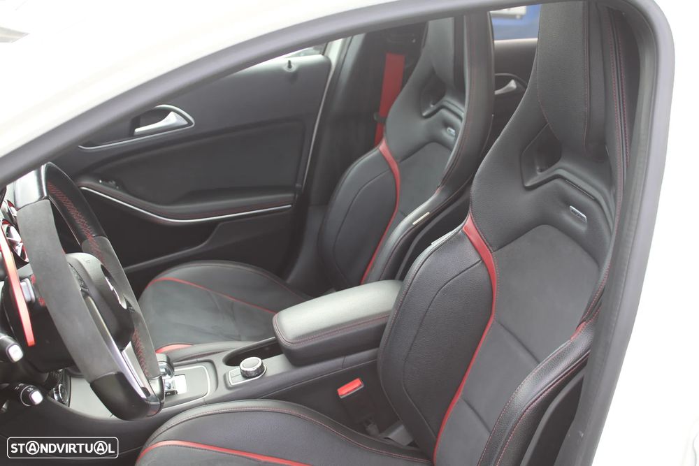 Mercedes-Benz A 45 AMG 4-Matic - 21