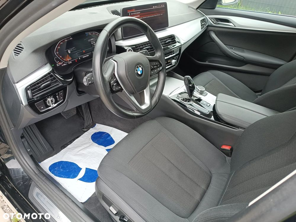 BMW Seria 5 520d MHEV - 13