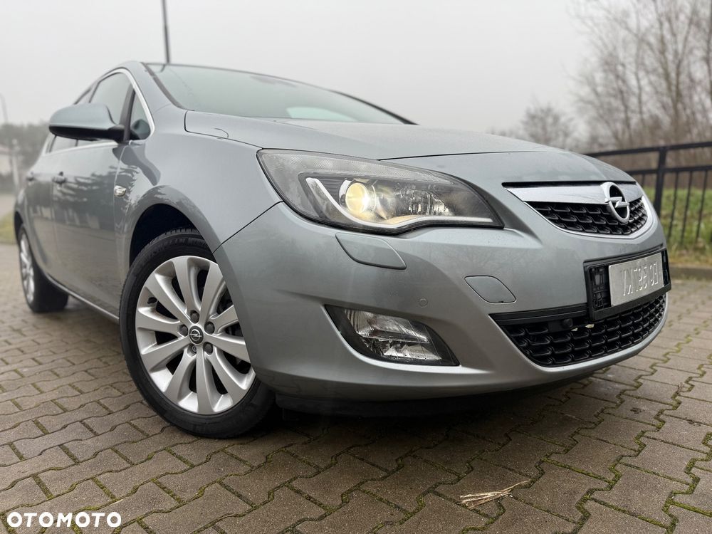 Opel Astra 1.4 Turbo Cosmo - 2