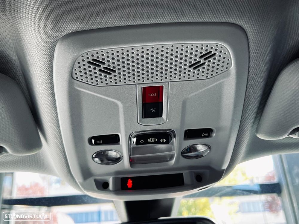Peugeot e-2008 50 kWh Style - 39
