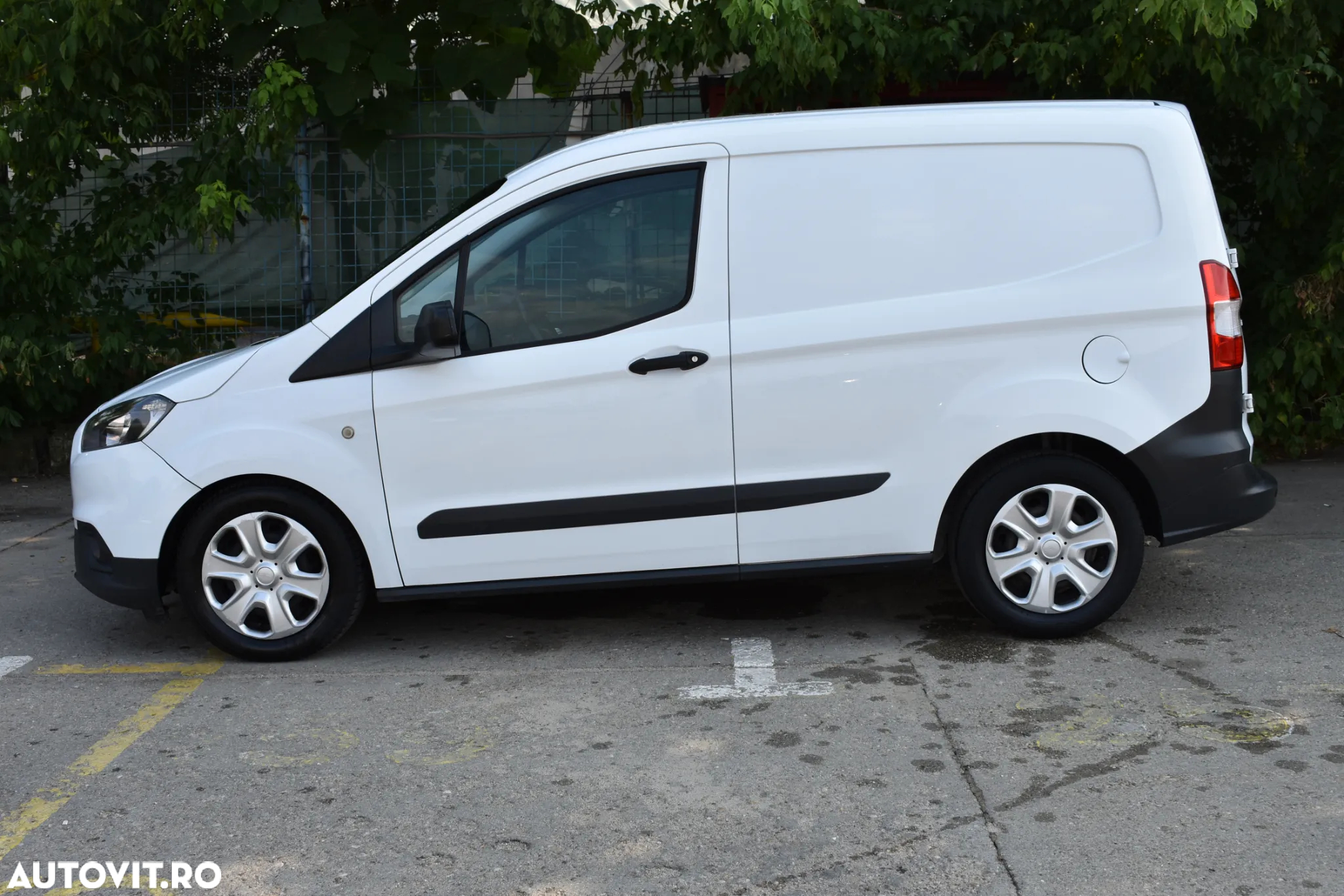 Ford Tranzit Courier - 18