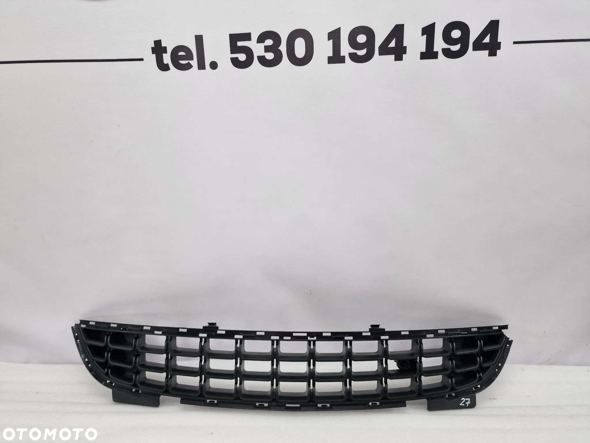 OPEL CORSA D LIFT 11 - KRATKA ŚRODKOWA ZDERZAKA PRZEDNIEGO PRZÓD , NR 13286021 , NR AUKCJI KR27 - 1