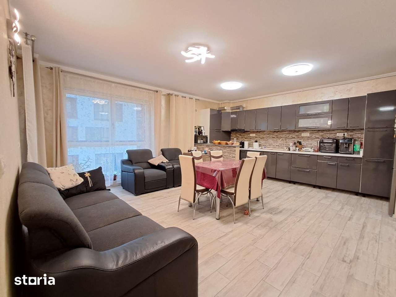 Apartament 4 camere sup.utila 92,46 mp,garaj subteran VIVO — fotografia 1
