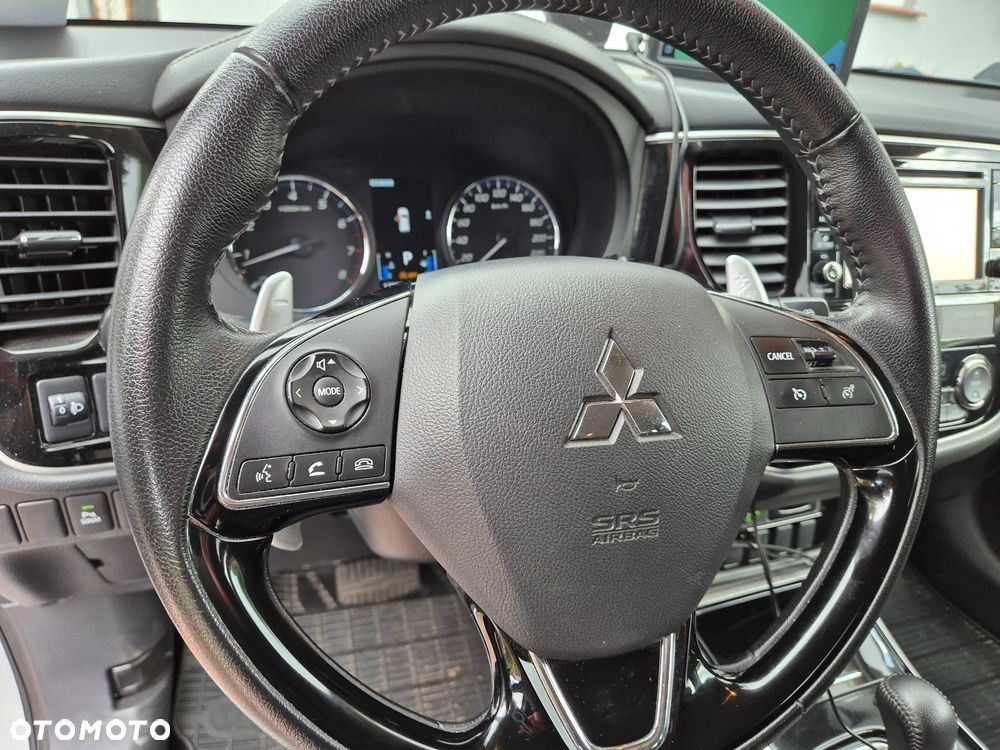 Mitsubishi Outlander 2.0 Intense 4WD CVT - 12