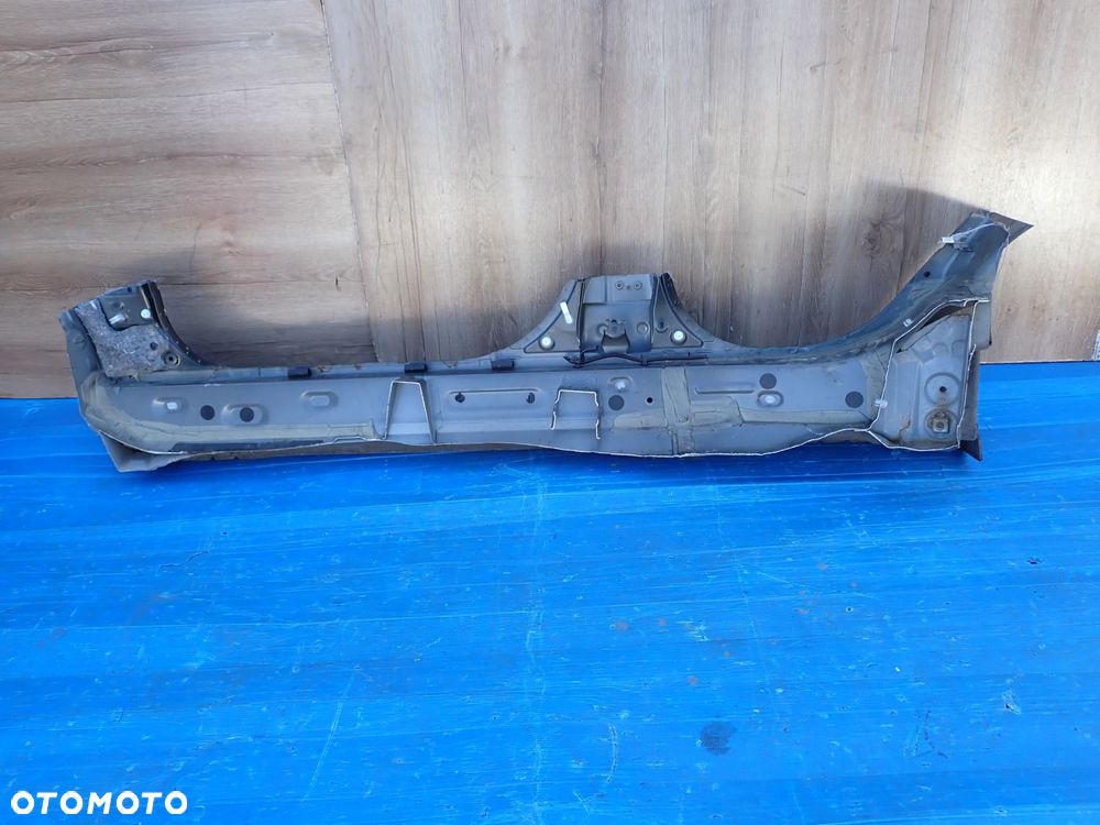 TOYOTA AYGO 06-12 PRÓG PRAWY 211 - 8