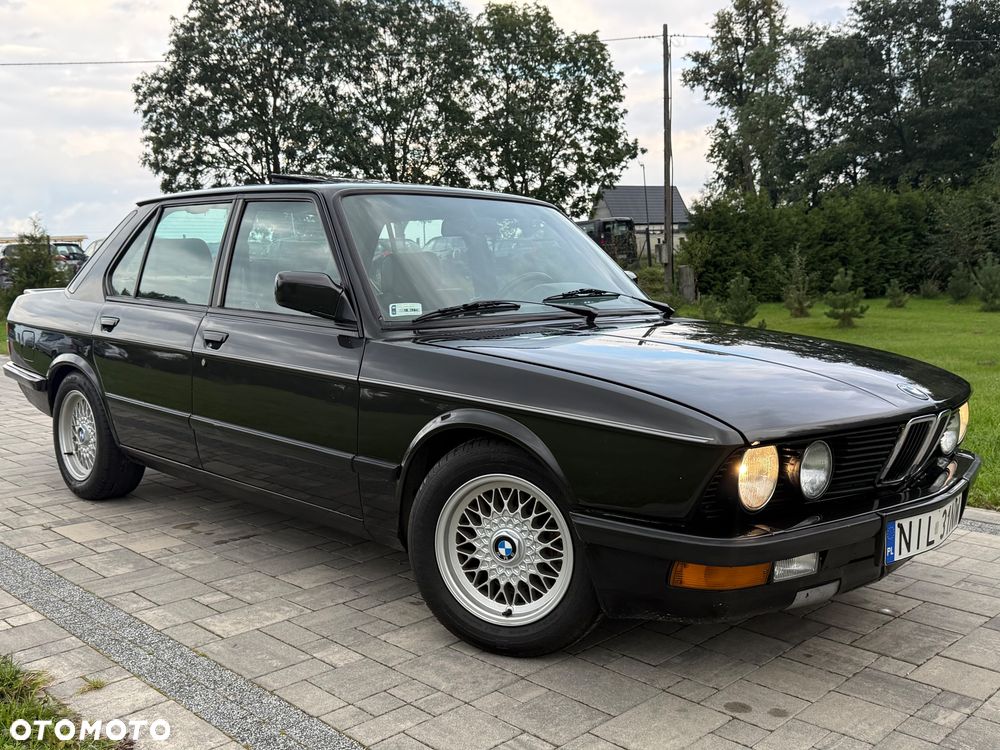 BMW Seria 5 525 i - 10