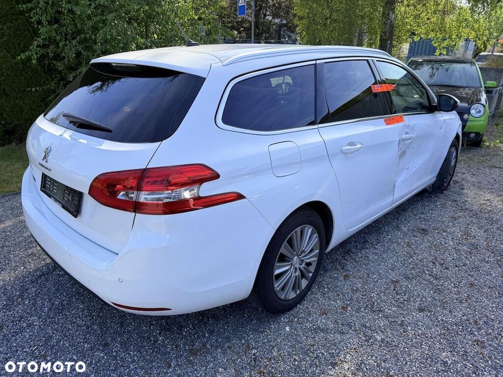 Peugeot 308 BlueHDi 130 EAT8 Allure - 1