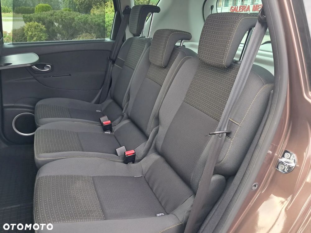 Renault Scenic 1.6 16V Luxe Privilege - 18