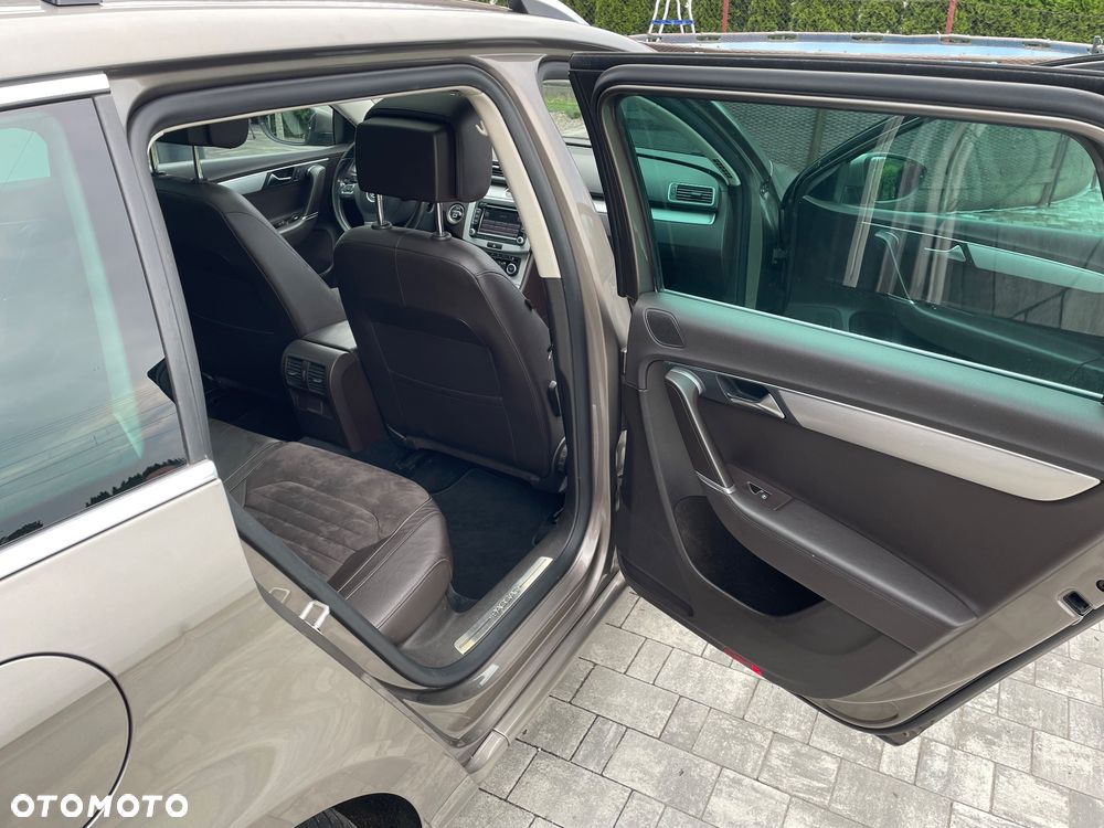 Volkswagen Passat 2.0 TDI Highline - 13