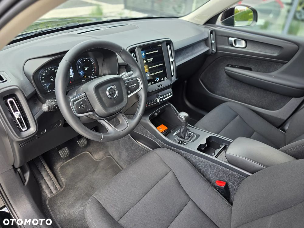 Volvo XC 40 T3 Momentum Pro - 18
