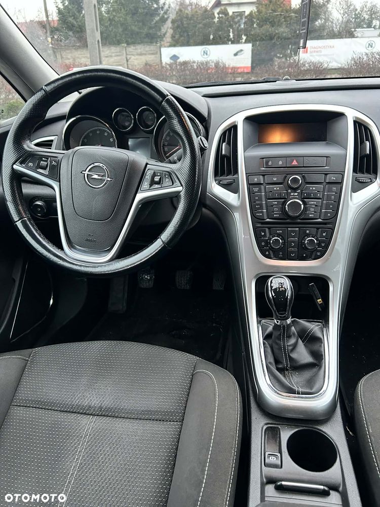 Opel Astra 1.6 Turbo Edition - 4