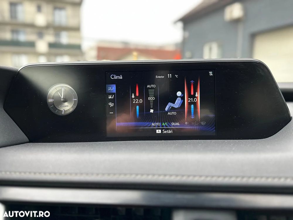 Lexus UX 200 FWD Executive - 35