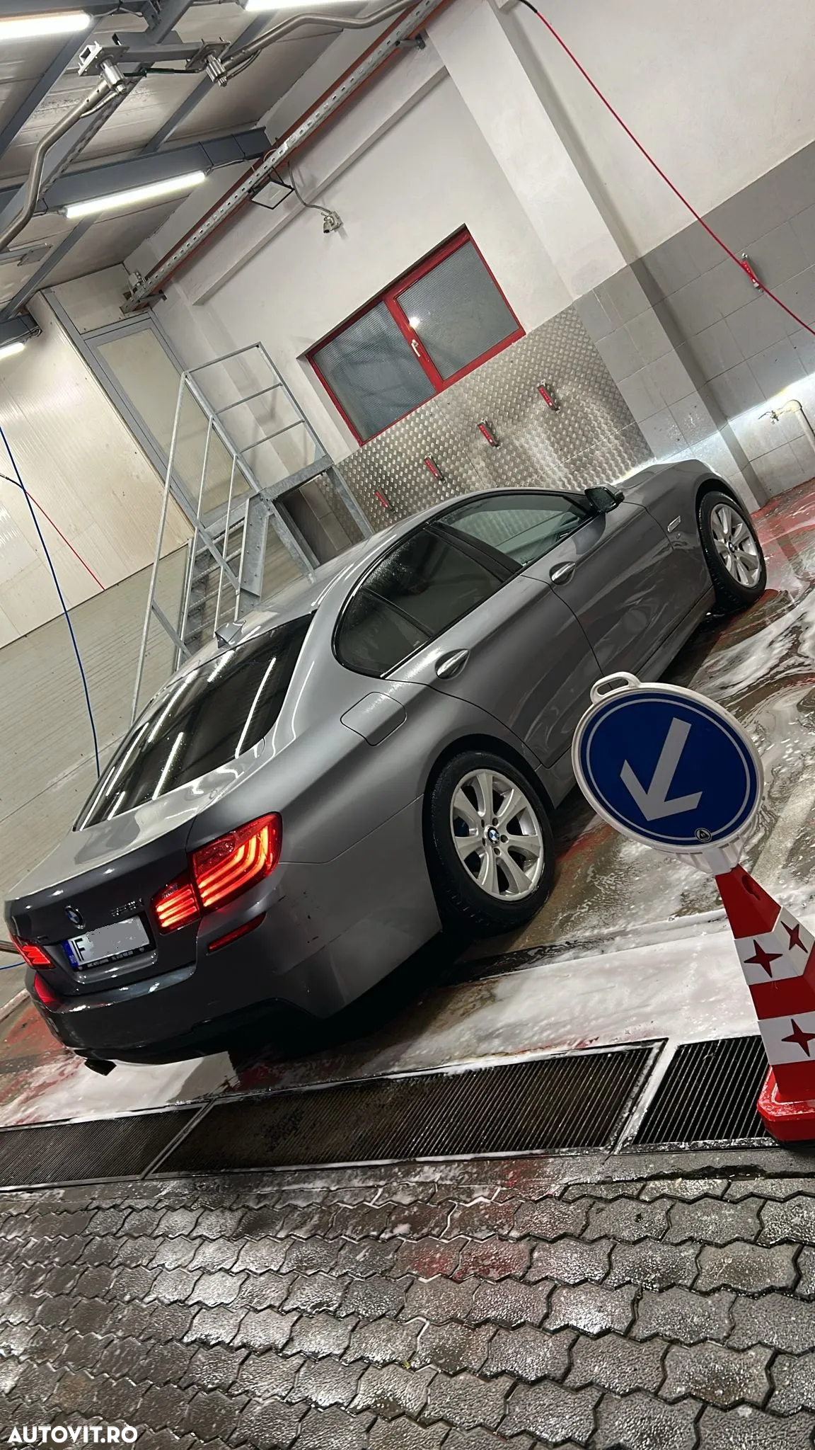 BMW Seria 5 528i xDrive - 2