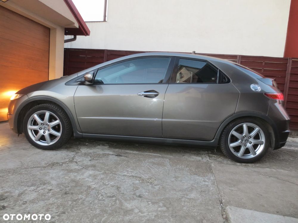 Honda Civic 1.8 Comfort - 17