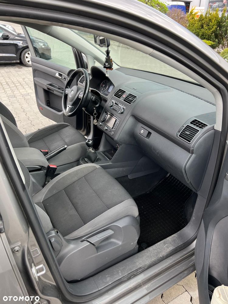 Volkswagen Touran 1.6 TDI DPF Comfortline - 4
