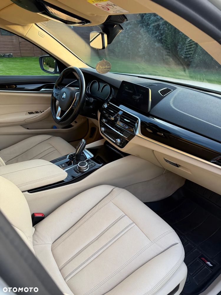 BMW Seria 5 520d - 26