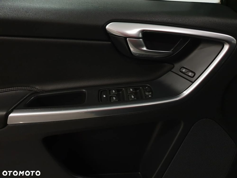 Volvo XC 60 D3 Drive-E Momentum - 7