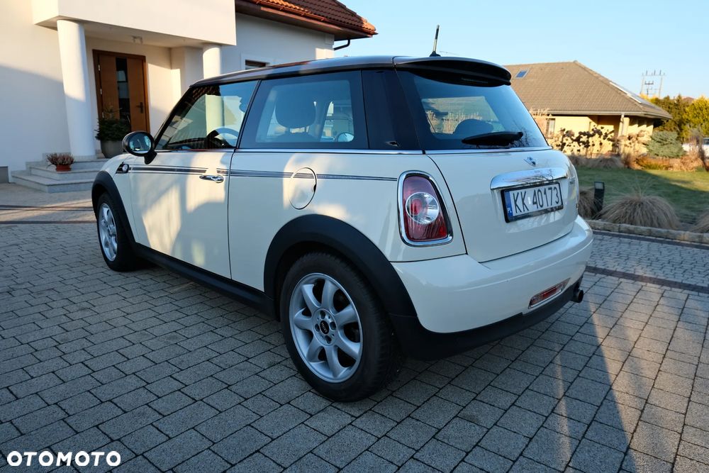 MINI Cooper Standard - 14