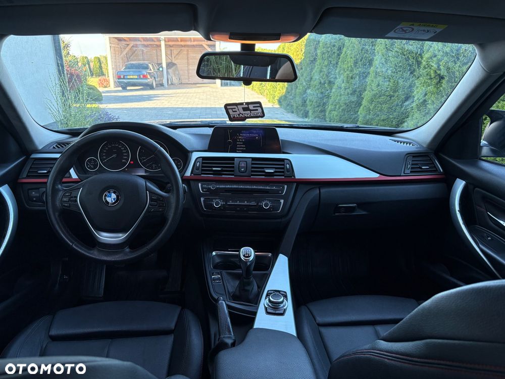 BMW Seria 3 318d Sport Line EU6 - 13