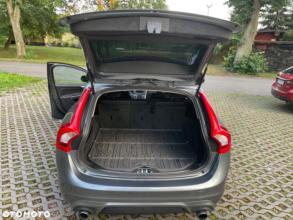 Volvo V60 T5 Geartronic R-Design - 28