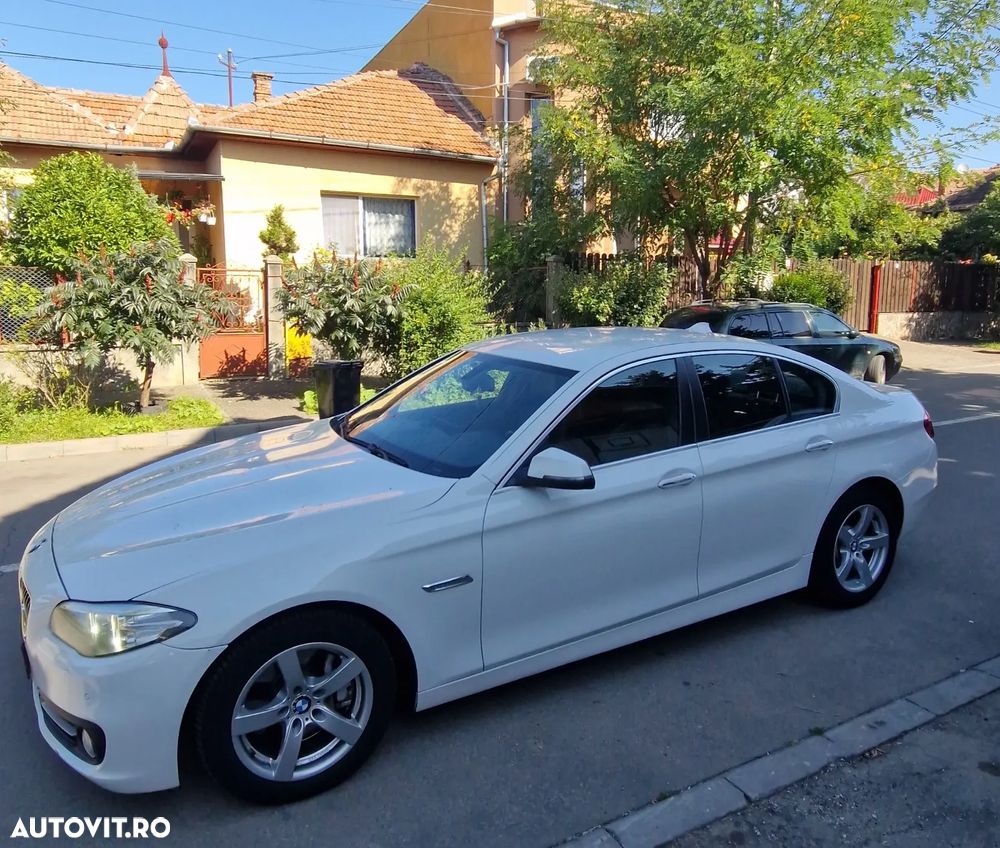 BMW Seria 5 525d xDrive AT - 9