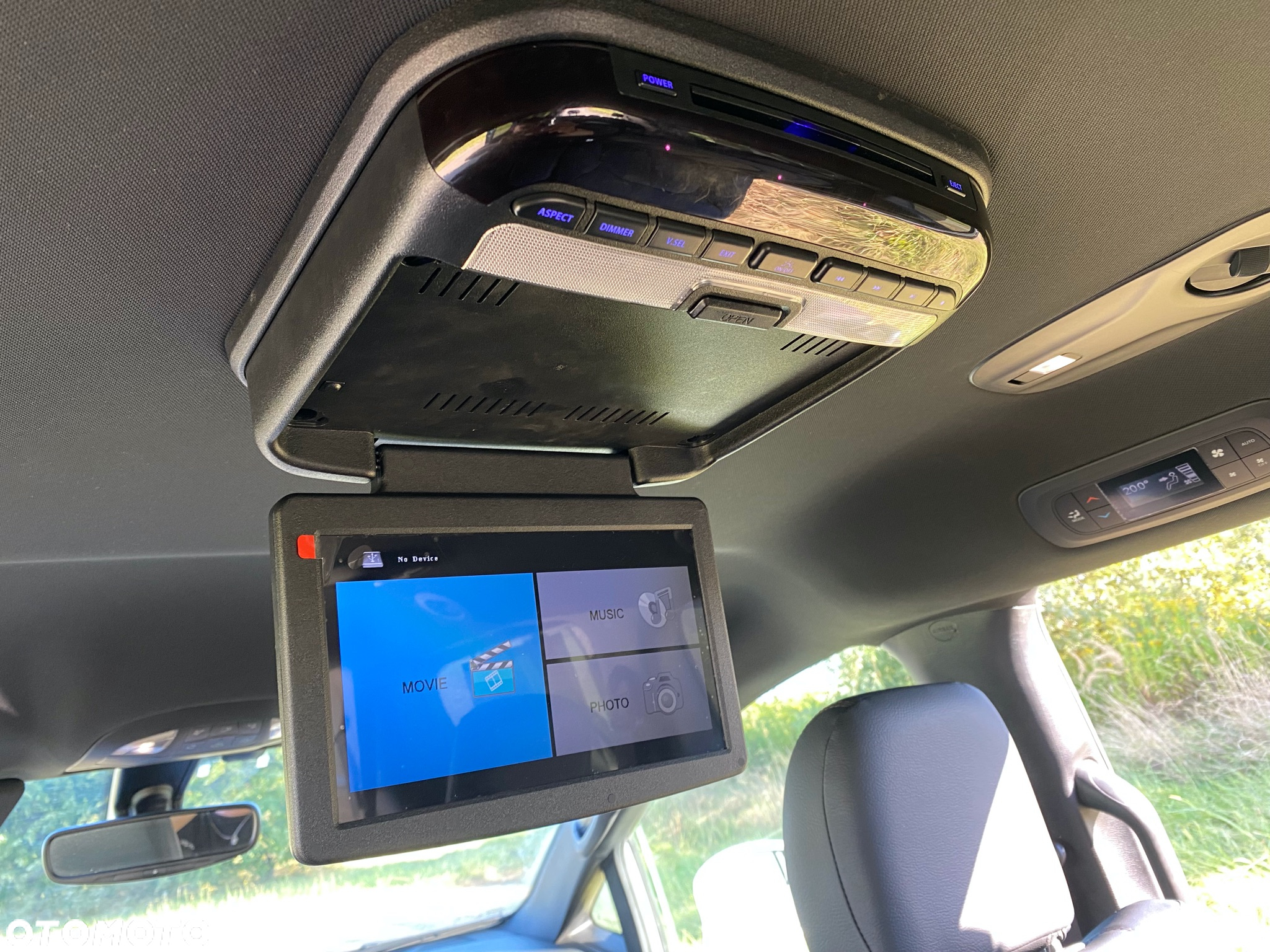 Chrysler Pacifica - 17