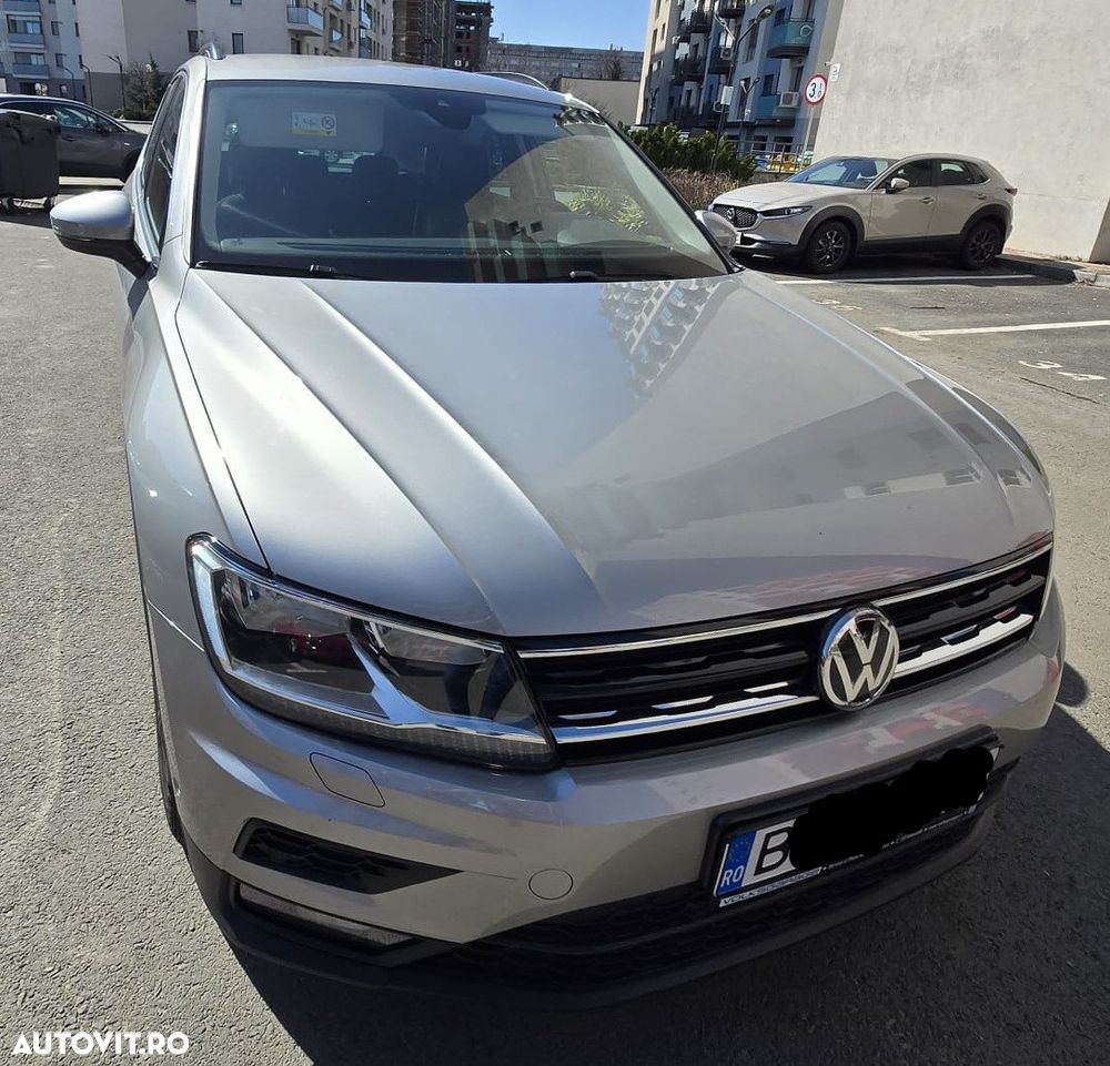 Volkswagen Tiguan - 1