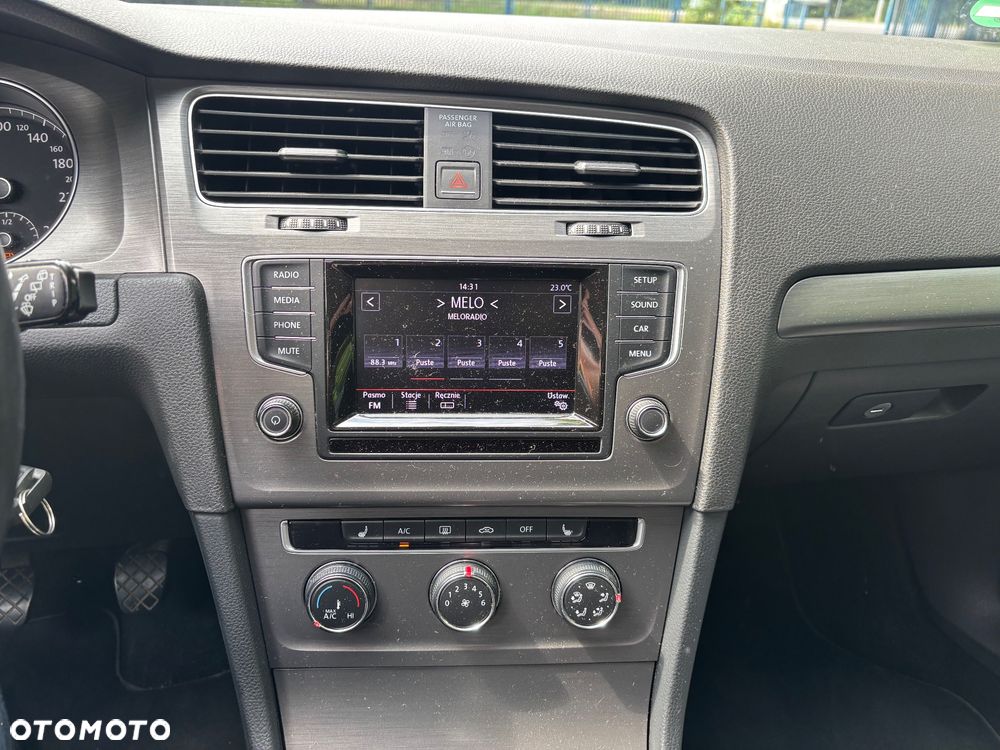 Volkswagen Golf - 12