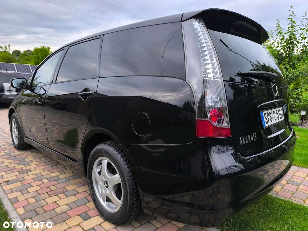 Mitsubishi Grandis 2.0 DI-D 6-Sitzer Intense - 6
