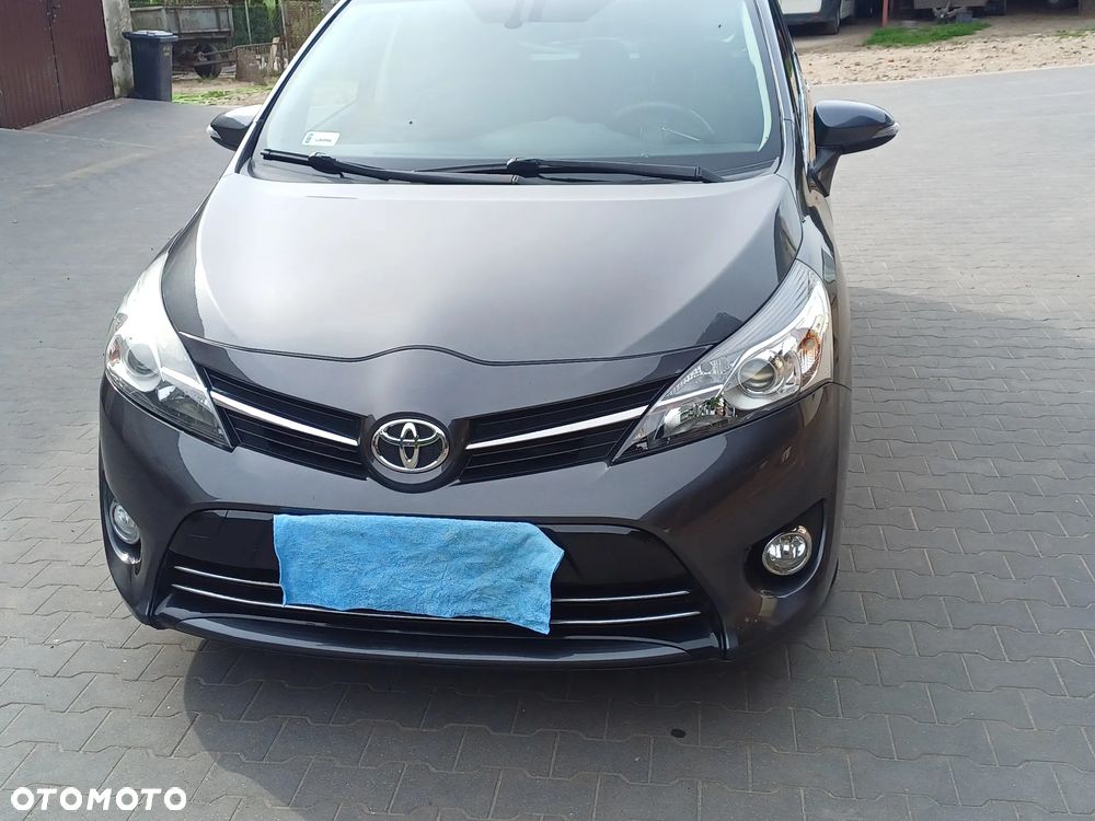 Toyota Verso - 3