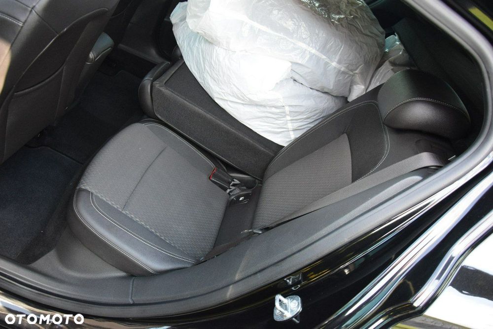 Opel Astra 1.4 T Dynamic - 24