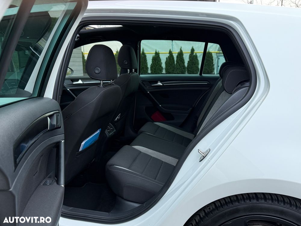 Volkswagen Golf R 4Motion BlueMotion Technology DSG - 8