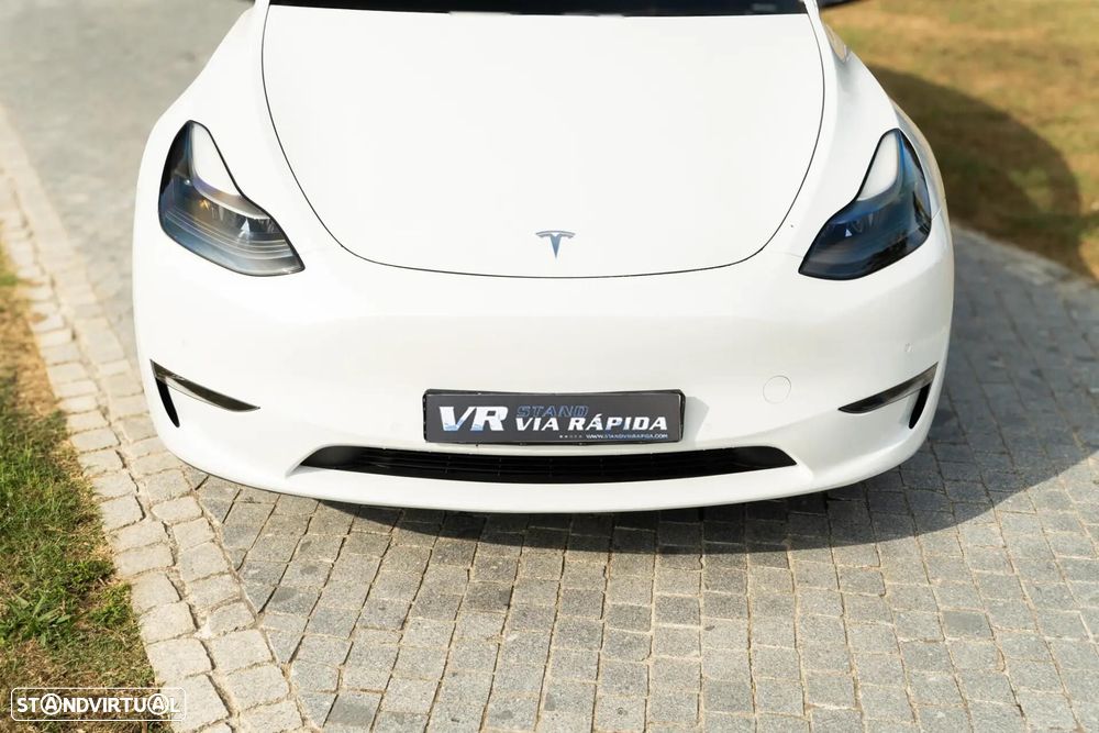Tesla Model Y Long Range Dual Motor AWD - 26