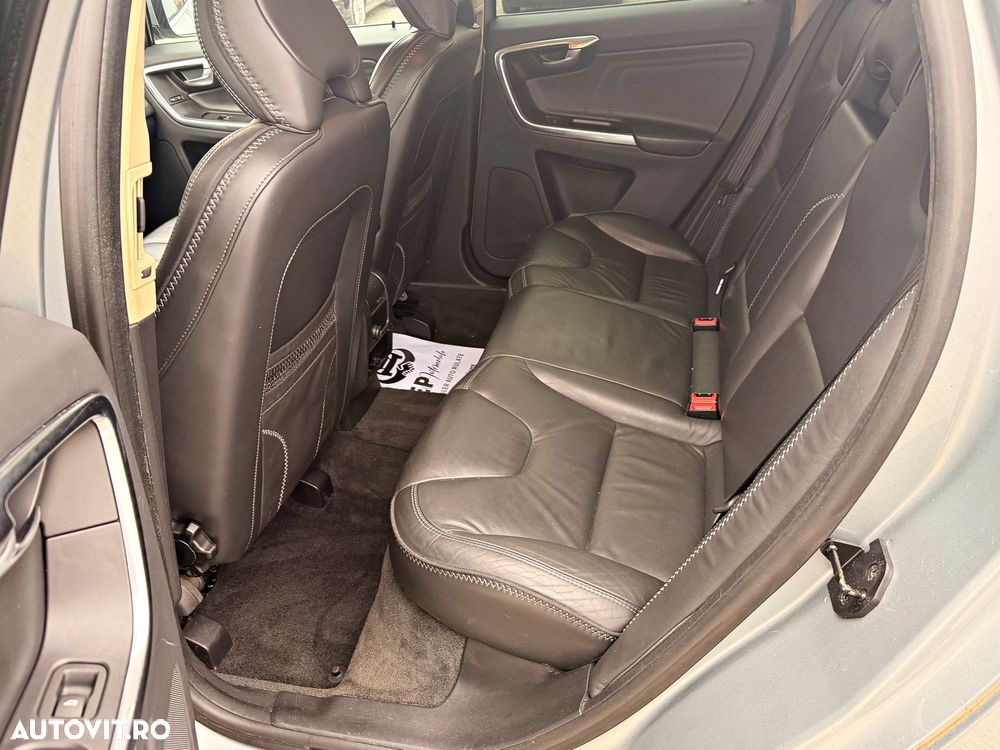 Volvo XC 60 D4 AWD Geartronic Ocean Race - 7