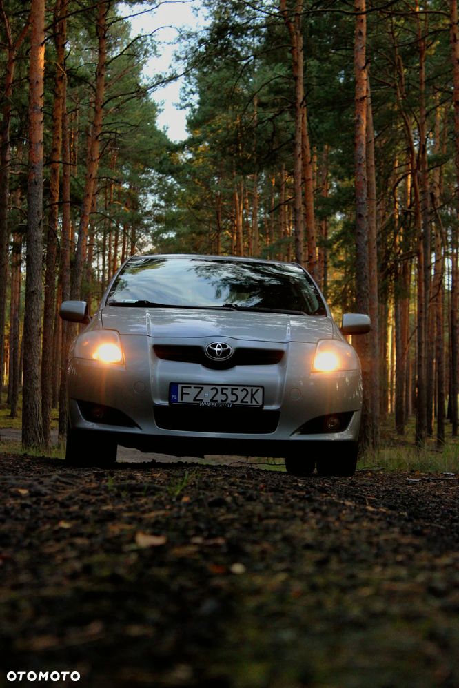 Toyota Auris 1.4 D-4D Premium - 1