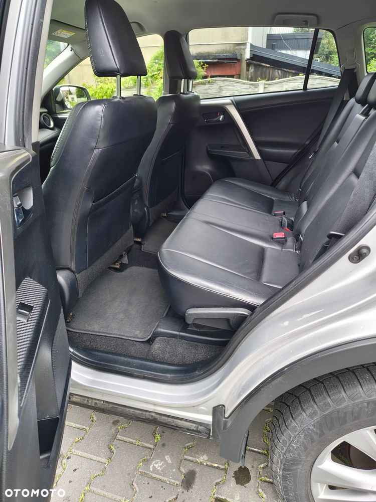Toyota RAV4 - 8