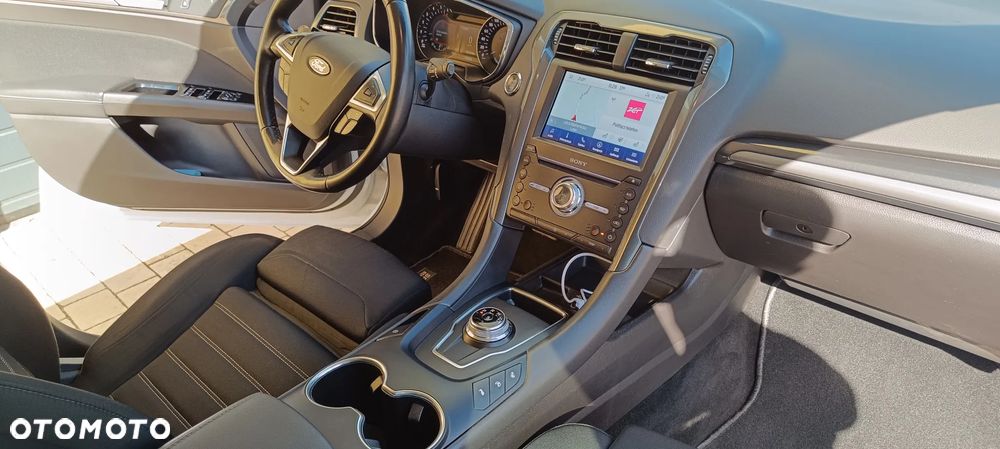 Ford Mondeo 2.0 EcoBlue Titanium - 24