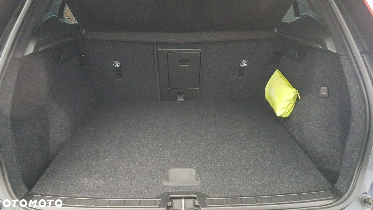 Volvo XC 40 - 18