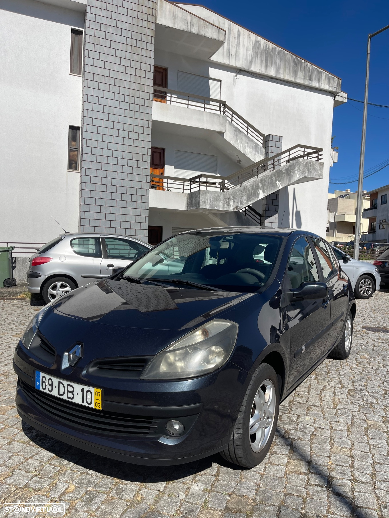 Renault Clio 1.2 16V Confort Dynamique - 2