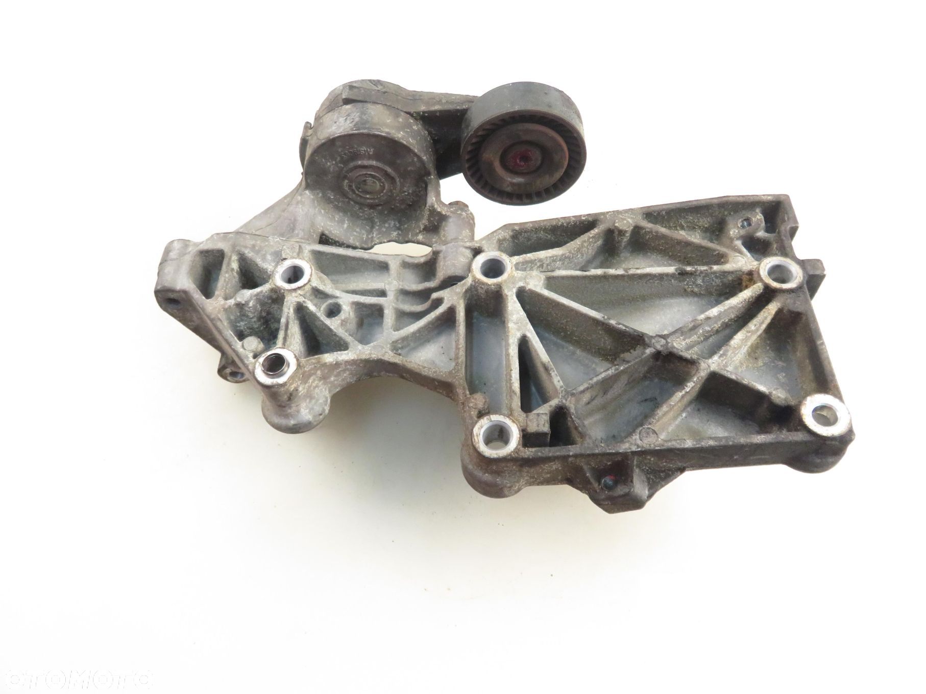 ŁAPA ALTERNATORA VW PASSAT B6  2.0 TDI - BMP 038903143AF 03G903315C - 1